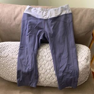 Lucy size xs Capri workout pants